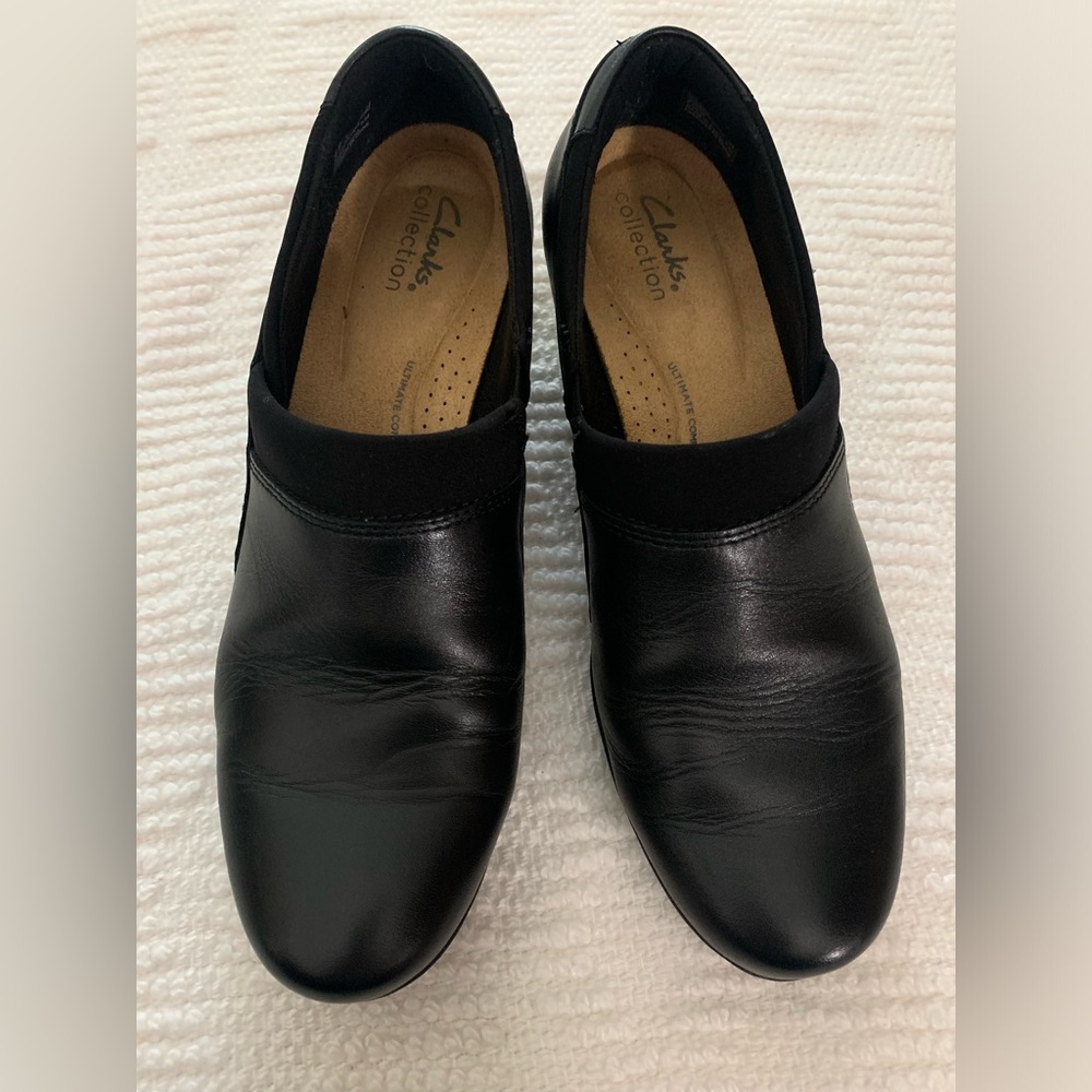 Clarks black leather dress shoes. 8.5 medium.